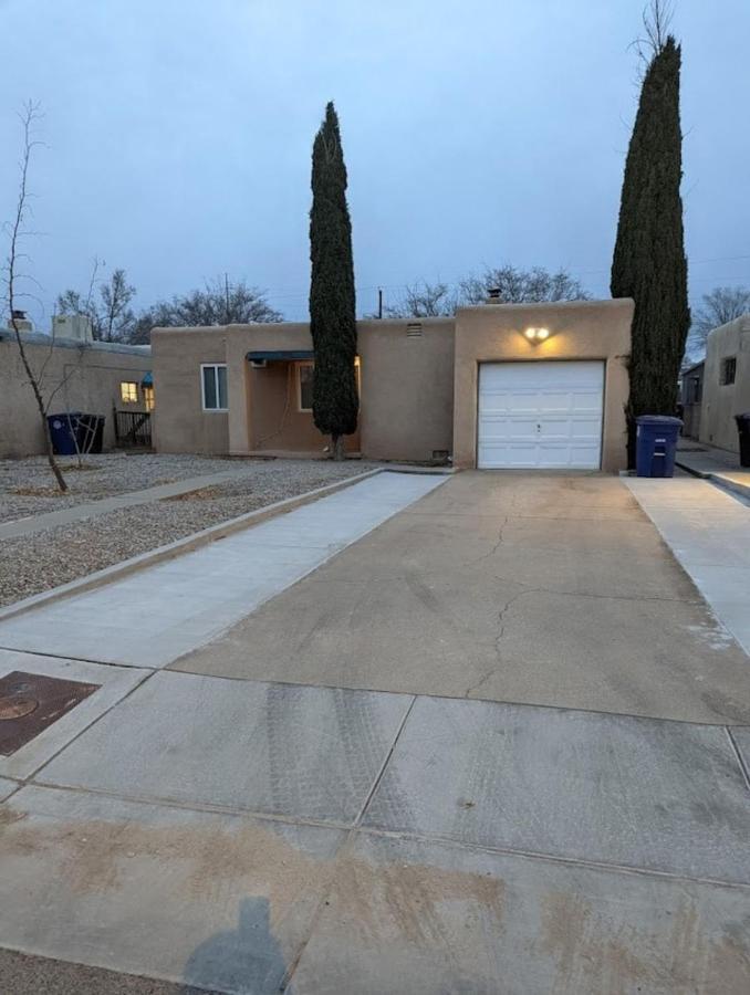 Amazing 2Br Home - Steps To Unm North Campus Albuquerque Esterno foto