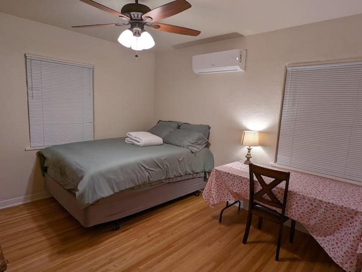 Amazing 2Br Home - Steps To Unm North Campus Albuquerque Esterno foto